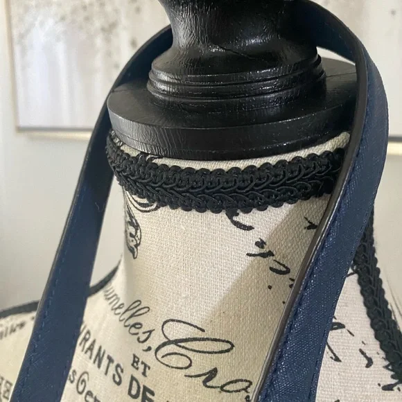 Michael Kors Dark Blue Hamilton Crossbody Bag with Gold Details - Picture 6 of 16